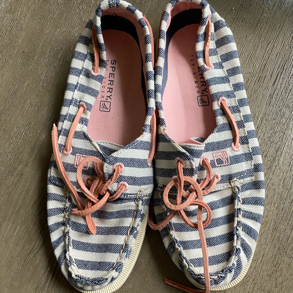 Women’s sperrys